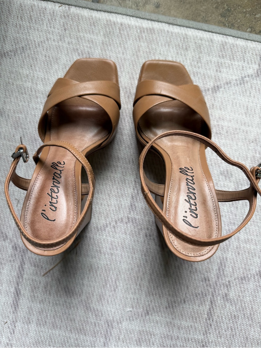 L'INTERVALLE Cognac Tan Leather Crisscross Ankle-Strap Platforms